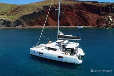 Santorini: Cruzeiro ao pôr do sol com paragens para nadar, jantar e bebidas