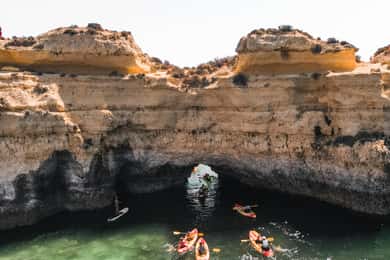 Albufeira: kajaktocht door verborgen grotten en geheime stranden