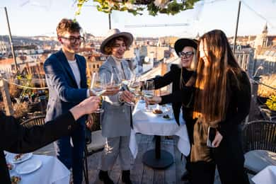 Prag: Aperitivo meny Sky Bar Aperitivo Meny med drink och panoramautsikt