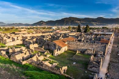 Napoli: Yksityinen Pompeijin ja viinitarhan retki paikallisen oppaan kanssa