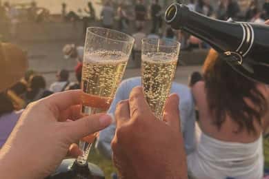 Tour particular - Pôr do sol único, degustação de vinhos, show de fado + jantar completo