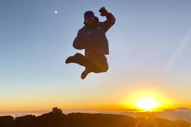 Maui: Haleakala Sunset Tour with Snacks and Photos