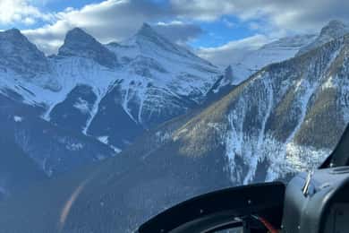 Canmore: 25-Minute Three Sisters Helicopter Tour