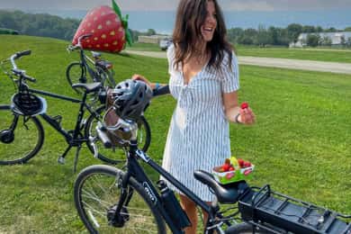 Quebec City: Ile d'Orléans Guided E-Bike Tour with Tastings