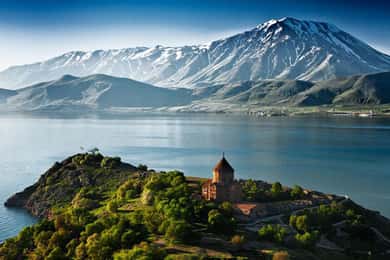 OneDay Tour to Armenia From Tbilisi: Sevan, Dilijan, Yerevan