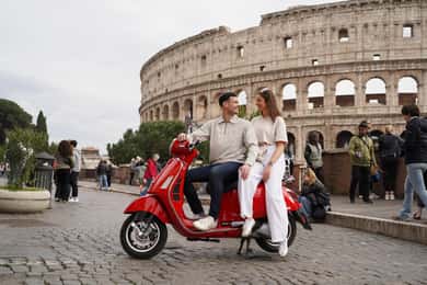 Vespa - Tour fotografico e del vino a Roma