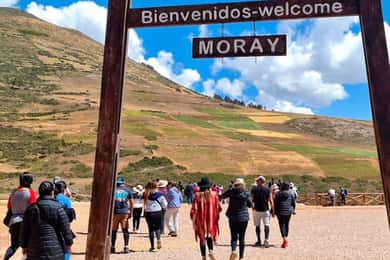 Private service: half day in Moray and Salineras de Maras.