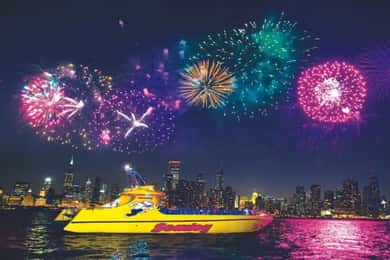 Cruzeiros pela cidade de Chicago: Cruzeiro de fogo de artifício no lago em lancha rápida Seadog