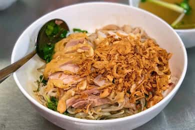 Hanoi: Michelin Guide Street Food Walking Tour