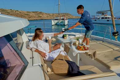 Heraklion: Sunset Catamaran to Dia with Prosecco & Snacks