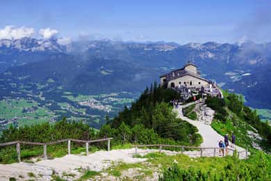 Munich: Private Eagle's Nest Tour, WW2 Museum-Entry & Lunch