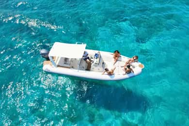 Desde Trapani: Tour por las islas Egadi en lancha neumática a Favignana y Levanzo con almuerzo