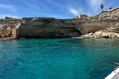 Syracuse: Ortigia and Sea Caves Excursion by Boat