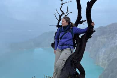 From Surabaya or Malang: Bromo & Ijen blue fire 2D