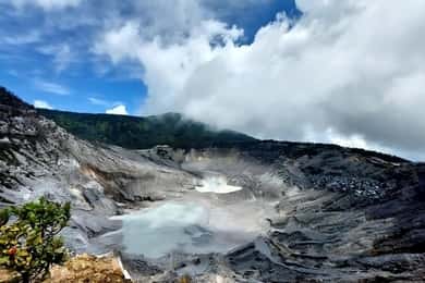 Jakarta: Bandung Volcano Day Tour
