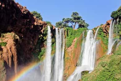 Desde Marrakech: Cascadas de Ouzoud con guía opcional y excursión en barco
