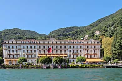 Lake Como: Shared Boat Tour and Prosecco Aperitif