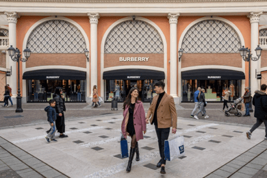 Floransa: Castel Romano Outlet kalkışlı / varışlı Tren & Otobüs