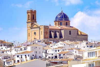 Von Valencia aus: Ausflug nach Altea, Guadalest und Eintritt zu den Wasserfällen von Algar