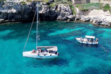 Cagliari: Sailing Tour with Snorkeling, and Prosecco Toast