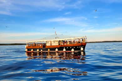Pula: Bootstour zu den Brijuni-Inseln bei Sonnenuntergang mit Delfinbeobachtung und Abendessen