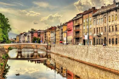 Sarajevo: Vrelo Bosne und Baščaršija Tour mit Mittagessen