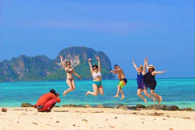 Khao Lak: Escursione di un giorno a Phi Phi e Bamboo Island in motoscafo