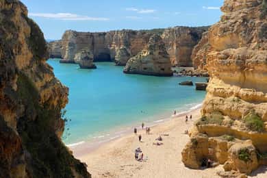De Faro: Visita à Gruta de Benagil e ao Trilho dos Sete Vales Suspensos
