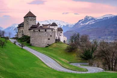 Entdecke 4 Länder an einem Tag: Liechtenstein, Österreich und Deutschland