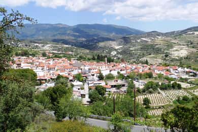 FROM PAPHOS: Island Roundtrip (Lefkara, Nicosia, Larnaca)