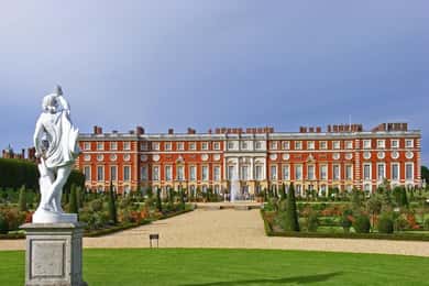 Hampton Court Palace Private tour With Fast Track Entry