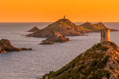 Da Ajaccio: Gita in barca alle Isole Sanguinarie con aperitivo