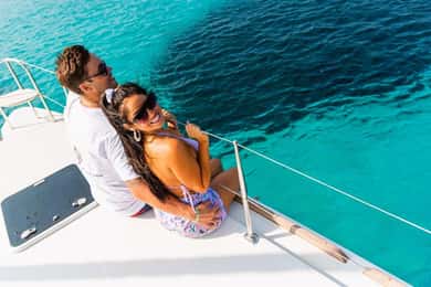 Heraklion: Private Catamaran Cruise to Dia with Meal&Drinks