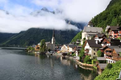 From Vienna: Hallstatt, Mountains & Alpine Lakes Day Trip
