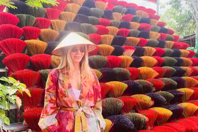 Hanoi: Incense Village, Conical Hat & Lacquer Artisan Tour