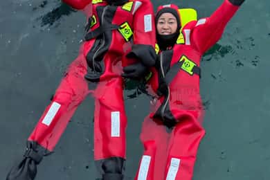 Tromsö: Arktisk fjord flyter i överlevnadsdräkt