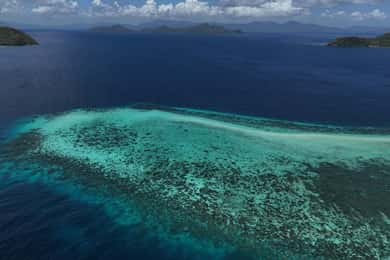 El Nido, Sibaltan: Private Snorkeling & Secret Islands Tour