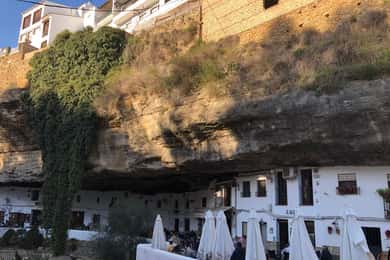 ab Marbella/Estepona: VIP-Tour Ronda + Setenil d. l. Bodegas