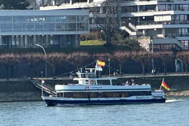 RheinFlussSchifffahrt von Bonn nach Königswinter mit Live Guide