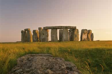 London: Stonehenge, Bath, Lacock, & Avebury Small Group Tour