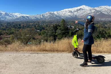 Cordilheira dos Andes em uma scooter elétrica, cultura e natureza