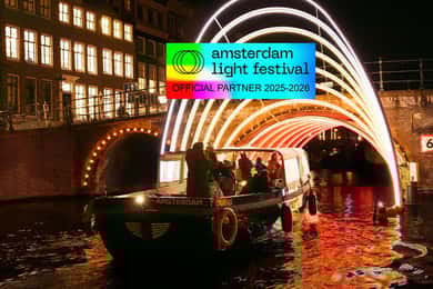 Amsterdam Light Festival Kreuzfahrt mit optionalen Heißgetränken