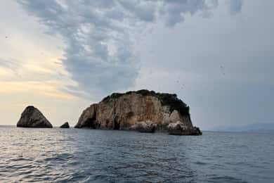 Улцинь: морская прогулка по Адриатическому морю с рыбным пикником