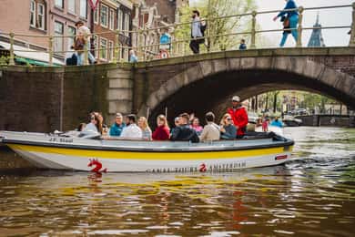 Amsterdam: Åpen båttur i kanalene med lokal ekspertguide