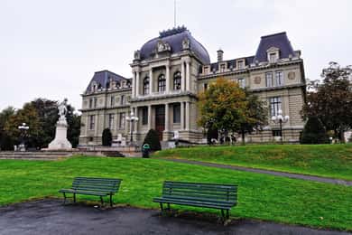 Lausanne private guided city tour