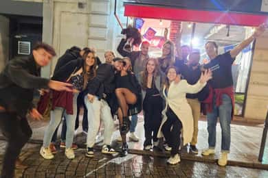 Paris: Pub Crawl com shots e entrada em discoteca