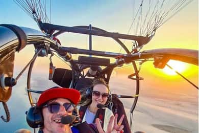 Qatar's Skybound Adventure: Exclusive Private Paratrike tour
