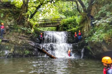 Południowa Walia: przygoda z canyoningiem w Brecon Beacons