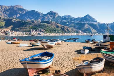 Taormina: Rondvaart met snorkelen en zwemmen