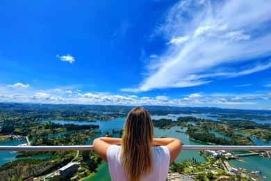 Guatape Tour with Luxury Boat Ride, Meals & Llamas farm